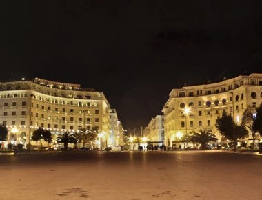 Θεσσαλονίκη: Άγριο ξύλο με σανίδες μεταξύ Πακιστανών στην πλατεία Αριστοτέλους